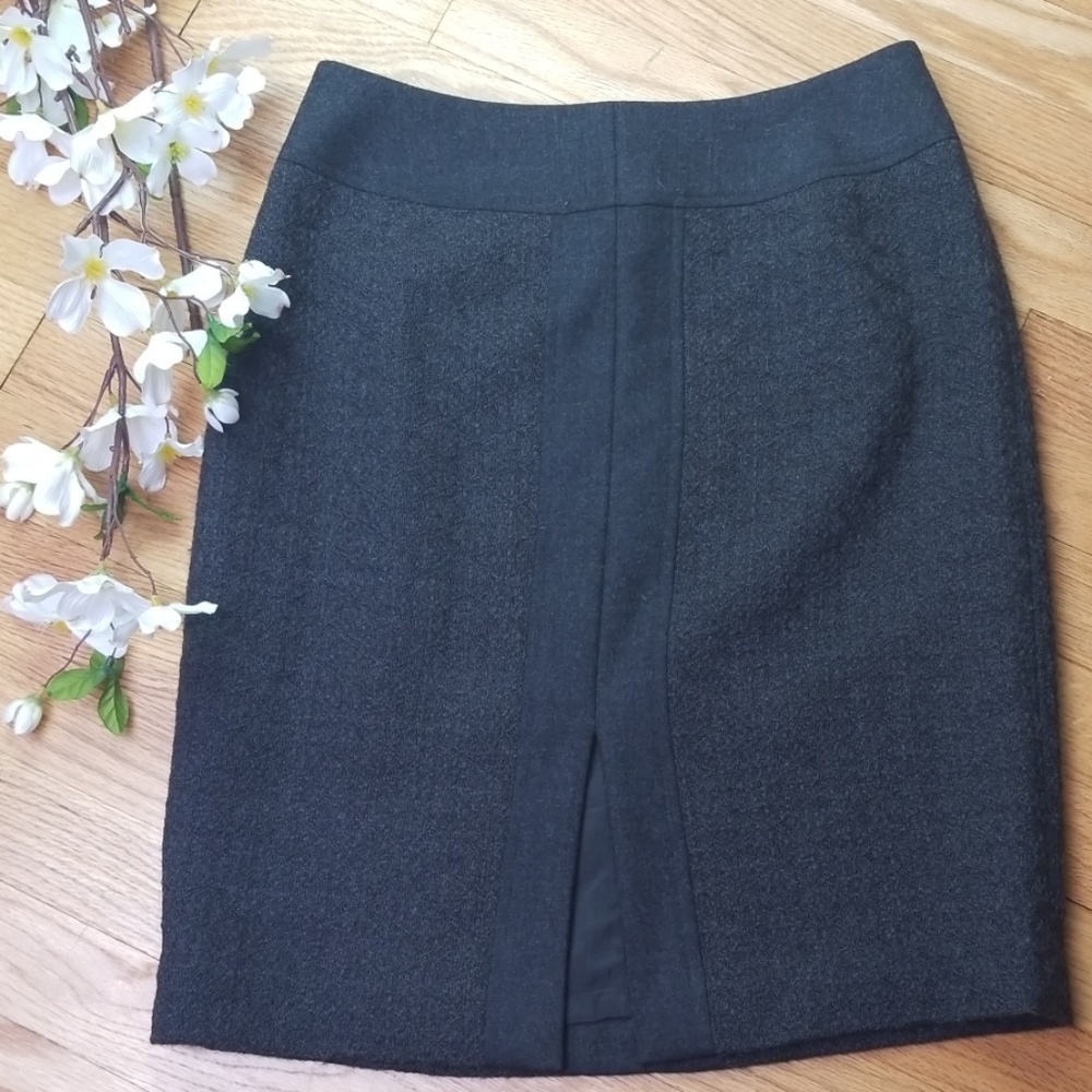 Ann Taylor skirt size 2 petite